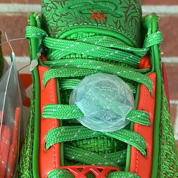 Nike Lebron 20 Stocking Stuffer Size 7 Womens Grinch Green Red New Sneakers Shoe - Picture 7 of 12